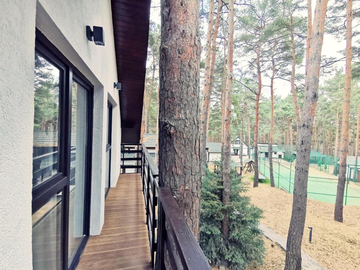 Hotel Complex Parc Pini Moineşti Extérieur photo
